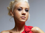Lakatos M�rk �talak�t: VV Zs�fi, b�jos kisl�nyb�l v�rbeli d�mon
