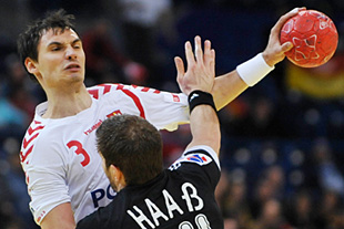 Forr�s: AFP/Andrej Isakovic